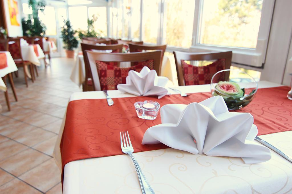 Hotel - Restaurant Berghof Berghausen  Екстериор снимка