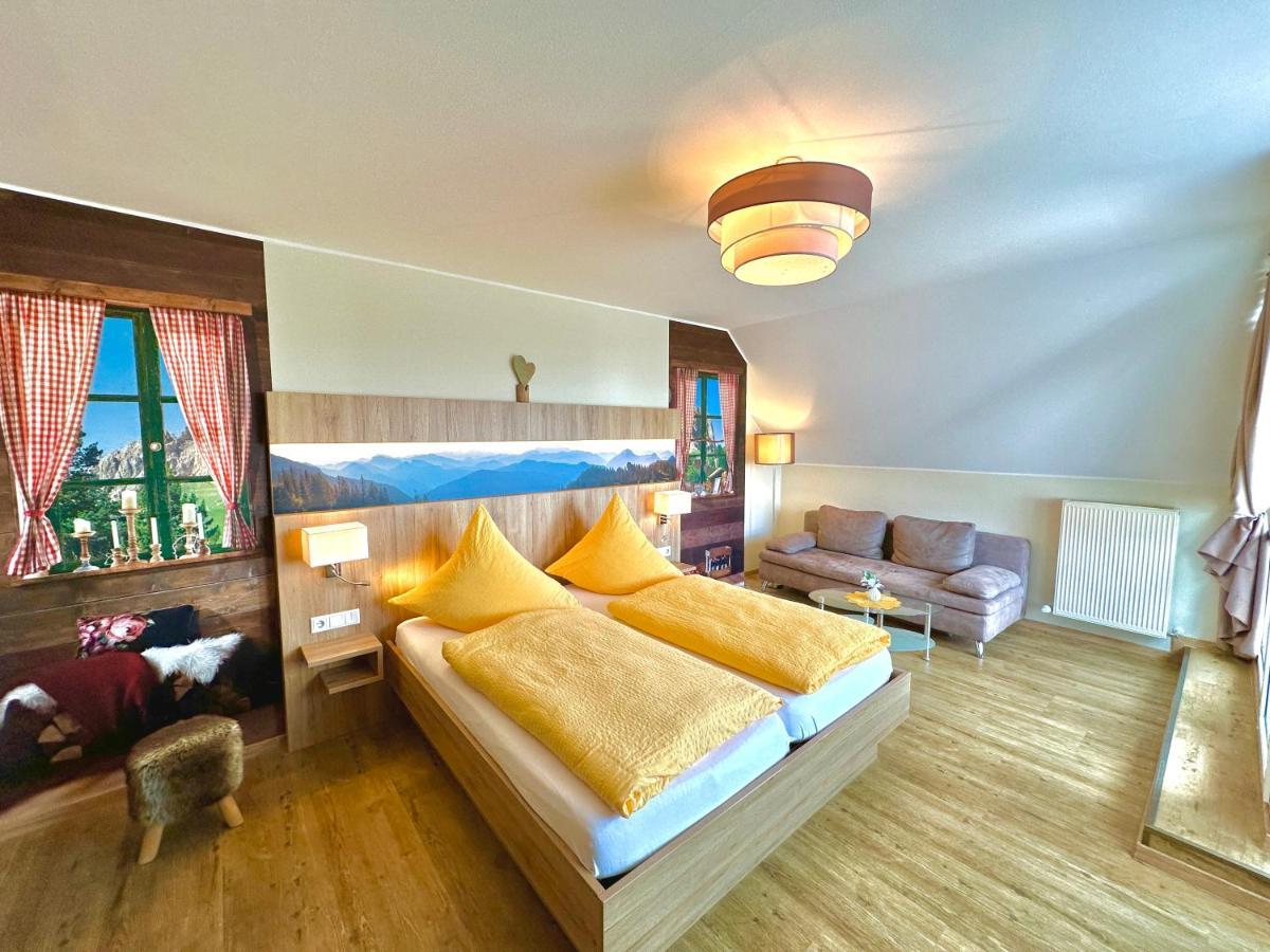 Hotel - Restaurant Berghof Berghausen  Екстериор снимка