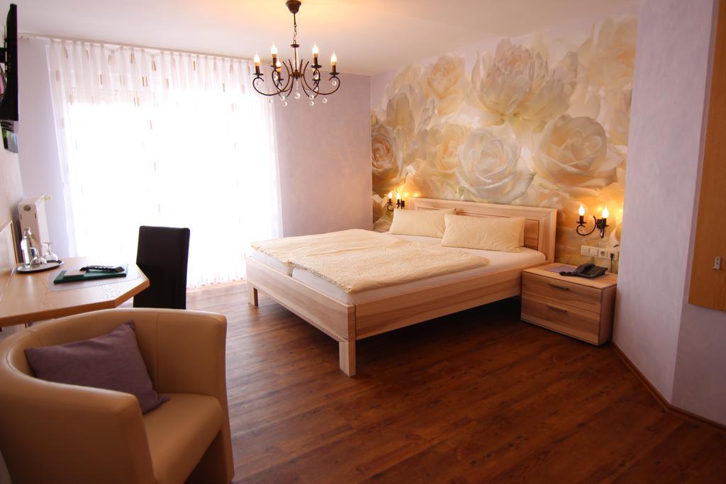 Hotel - Restaurant Berghof Berghausen  Екстериор снимка
